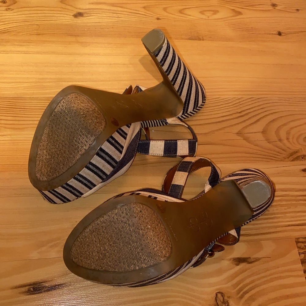 Jessica Simpson Striped Platform Heels - Picture 2 of 2